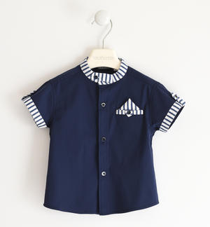Short-sleeved boy's shirt with contrasting details BLUE