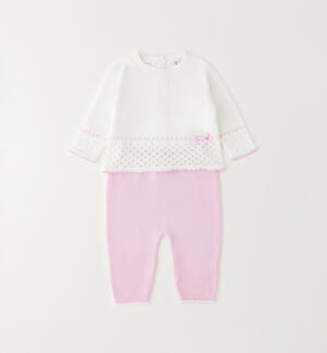 Complete newborn clinic outing