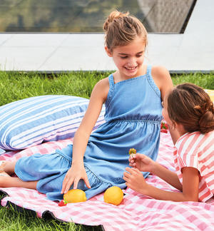 Girl's cool dress